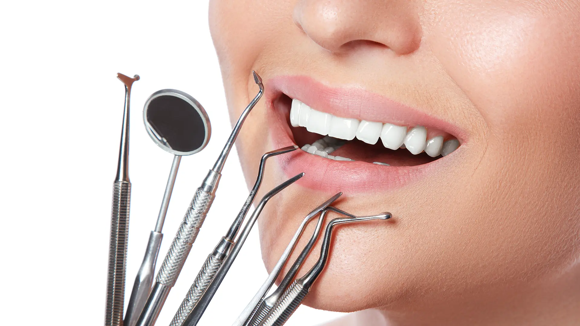 Teeth scaling polishing Seawoods Navi Mumbai Casa Dentique